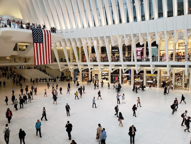 Latest Consumer Spending Trends & US Economy Impact (2025)