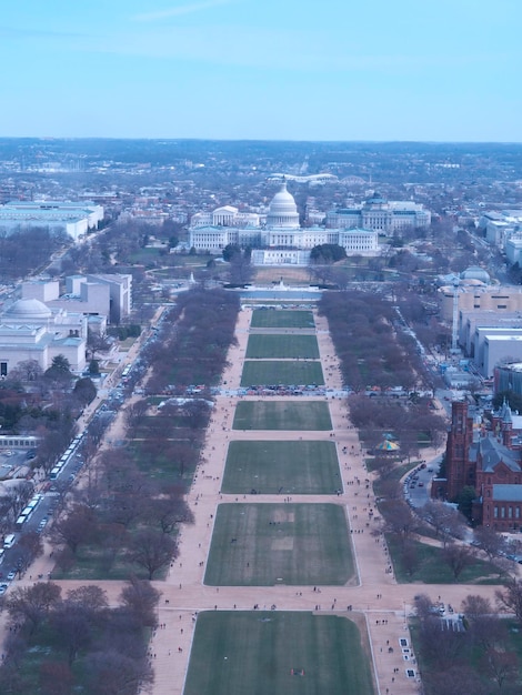 Think Tanks & Public Policy: Unveiling Agendas & Funding in the US